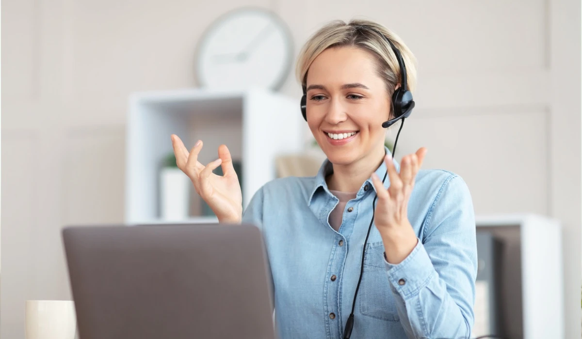 How does a virtual receptionist work